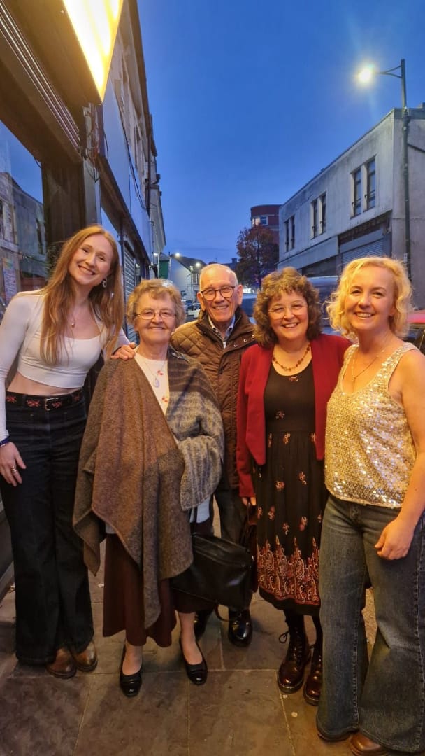 Saskia Griffiths-Moore (left) and Rebecca Richards (right) plus her family.